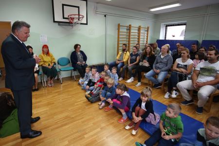 PRVOŠOLČKI UNEC 05 FOTO LJUBO VUKELIČ